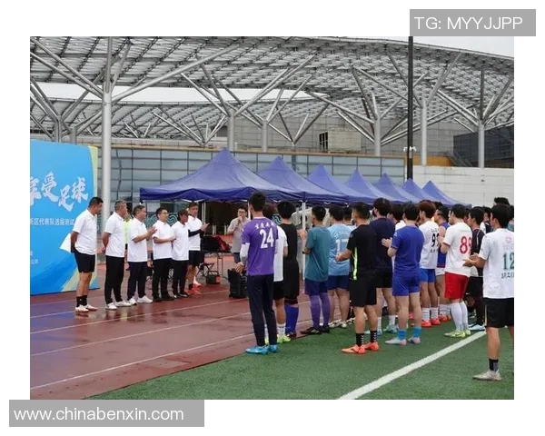 重庆足球队荣登足球配合排行榜第五名引发热议与期待 重庆足球队荣登足球配合排行榜第五名引发热议与期待