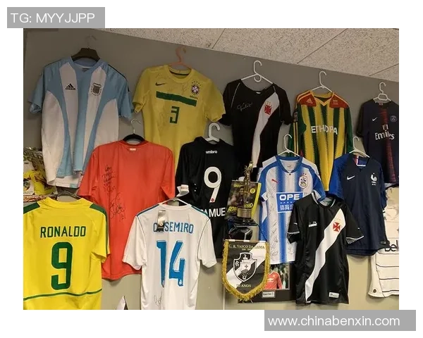 法国足球明星粉丝热情追随背后的故事与心声揭秘 法国足球明星粉丝热情追随背后的故事与心声揭秘